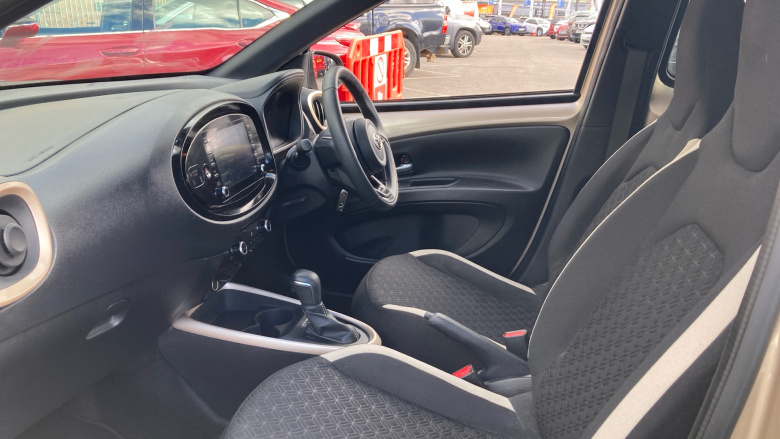 Toyota Aygo X 1.0 VVT-i Edge 5dr Auto [Parking] Petrol Hatchback